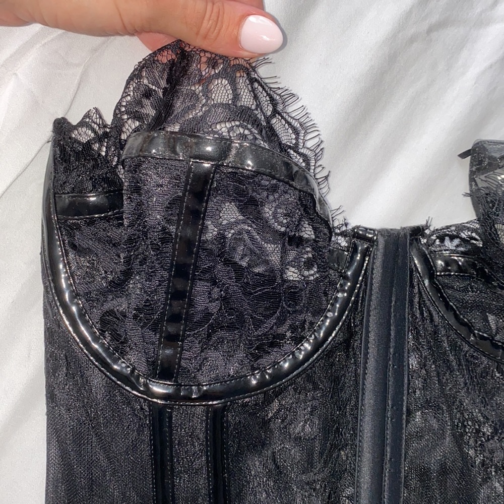 Luxe Eyelash Lace Bustier - Picture 6 of 8
